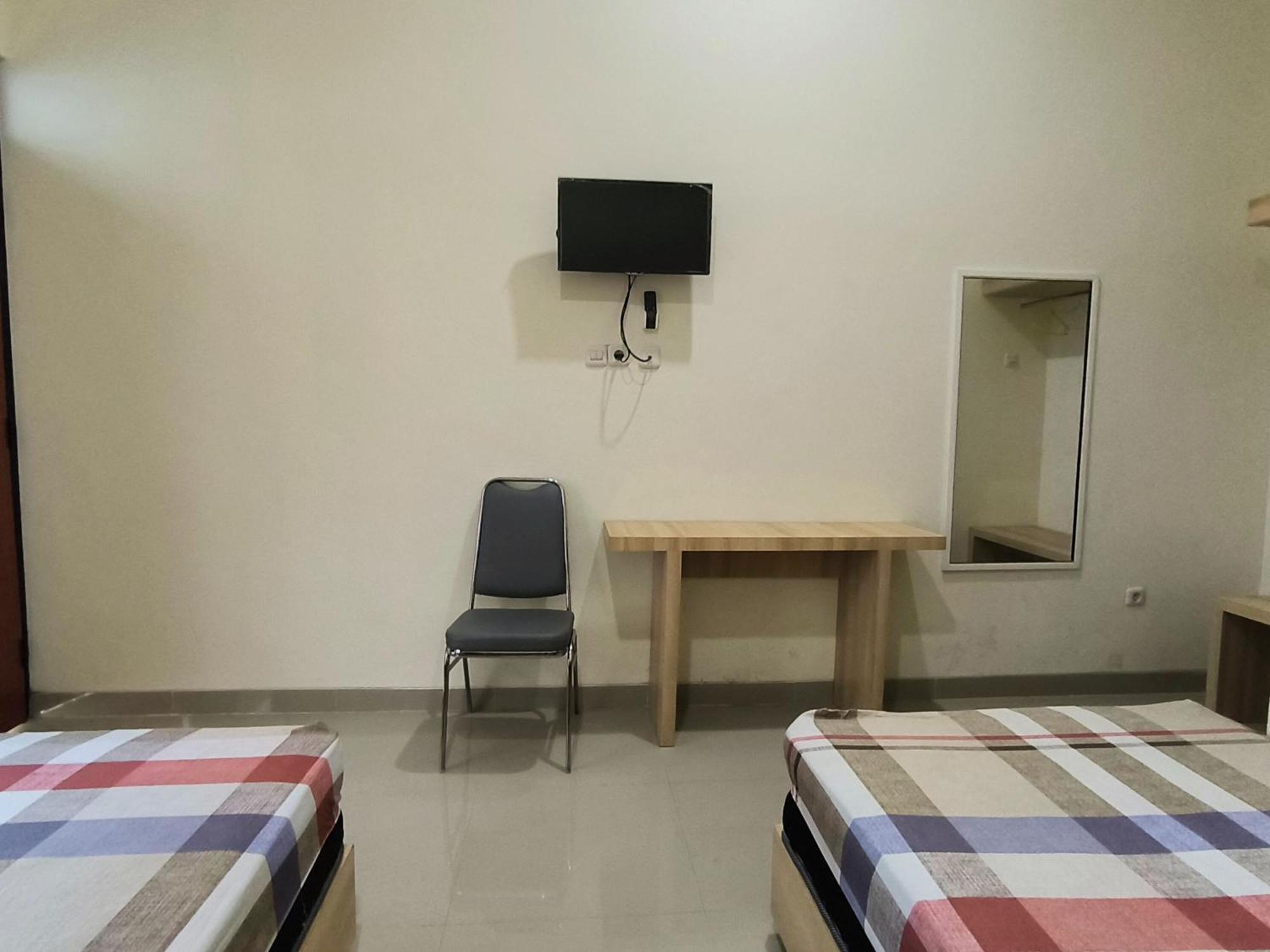 Tentrem Guesthouse Baru Pati Bagian luar foto