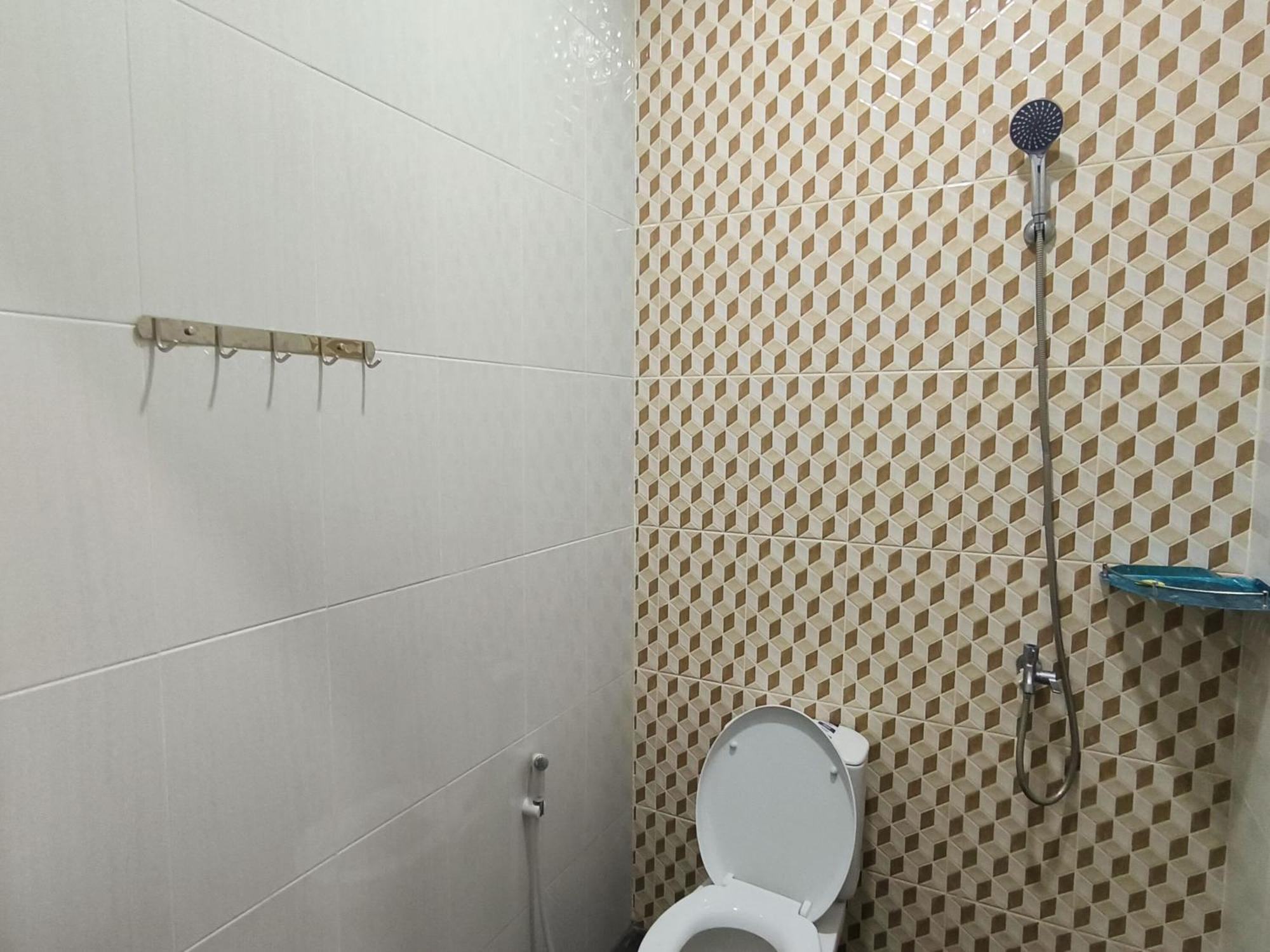 Tentrem Guesthouse Baru Pati Bagian luar foto