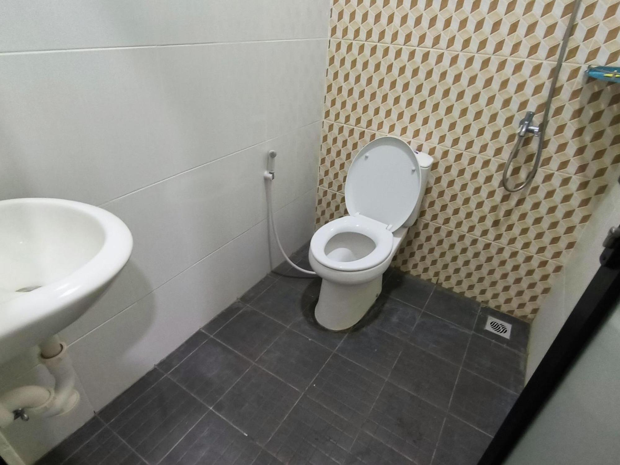 Tentrem Guesthouse Baru Pati Bagian luar foto