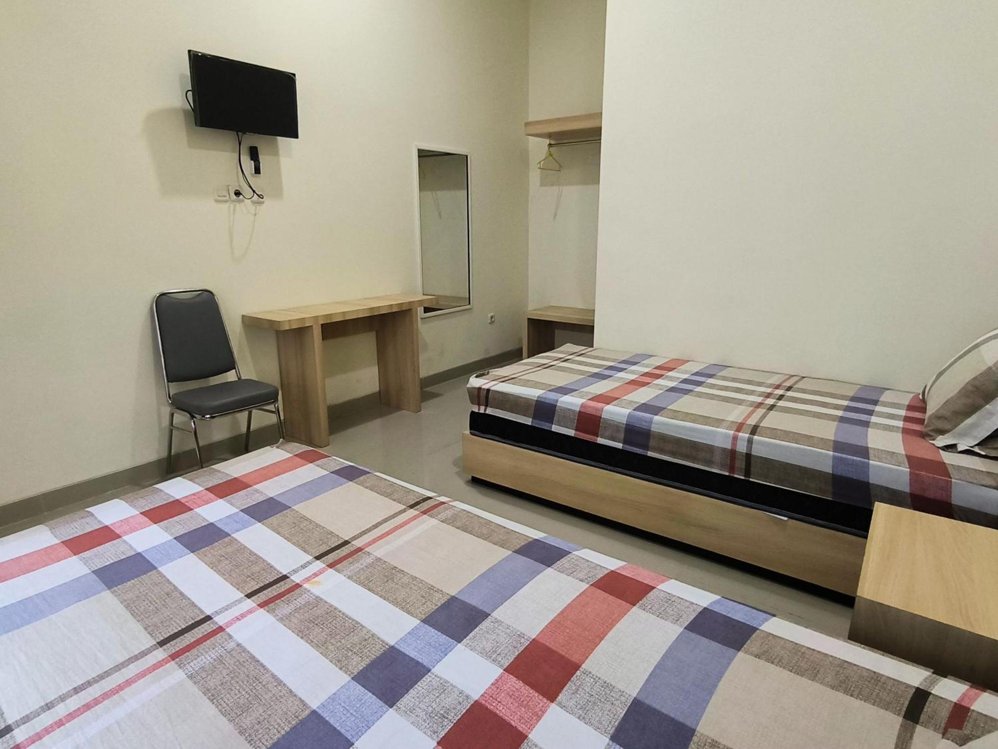 Tentrem Guesthouse Baru Pati Bagian luar foto