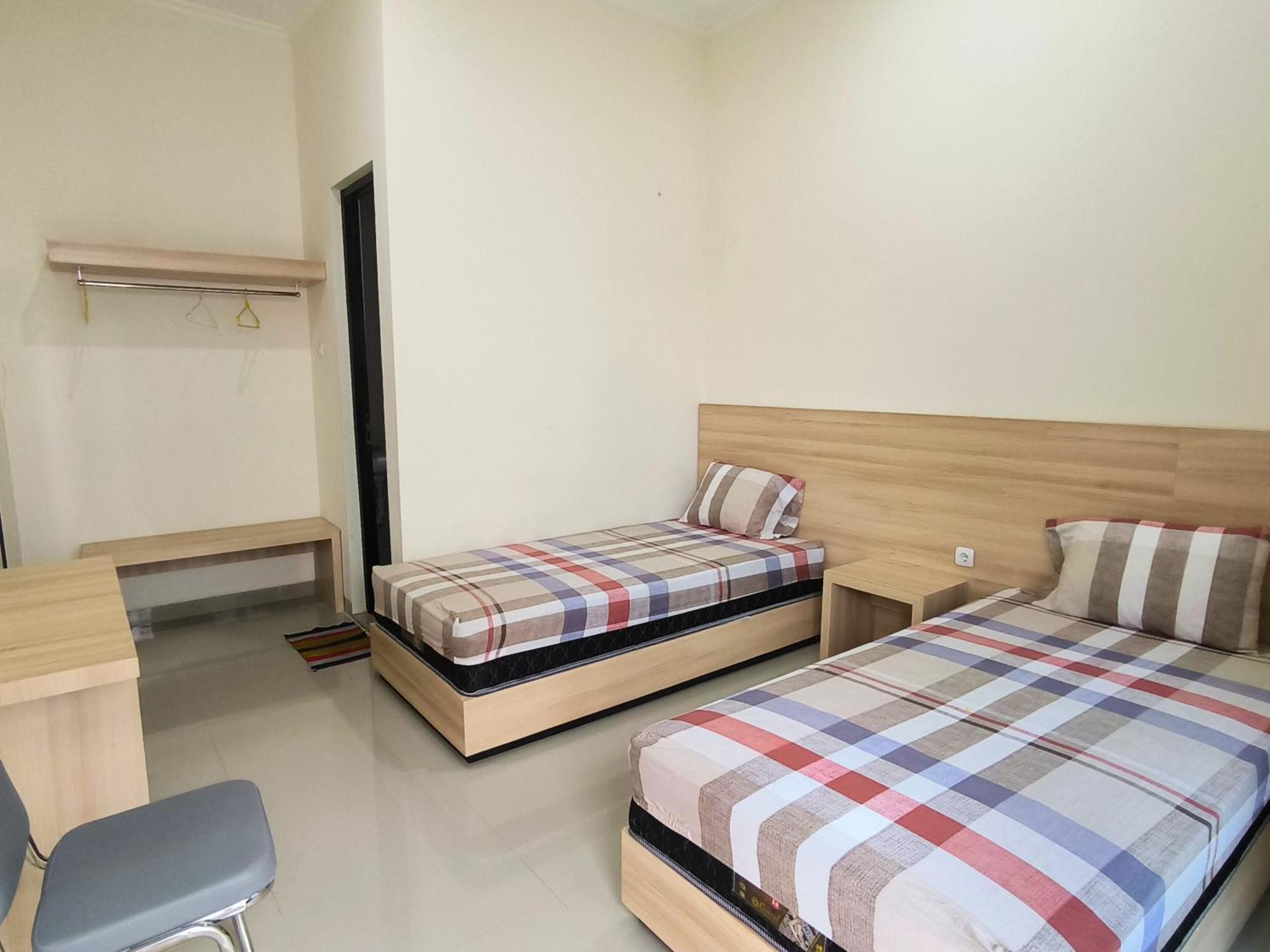 Tentrem Guesthouse Baru Pati Bagian luar foto