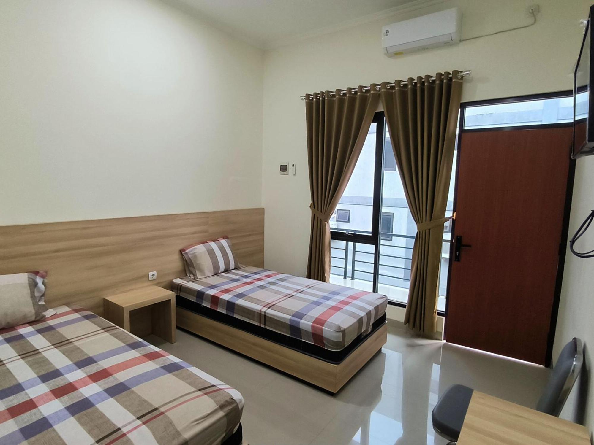 Tentrem Guesthouse Baru Pati Bagian luar foto