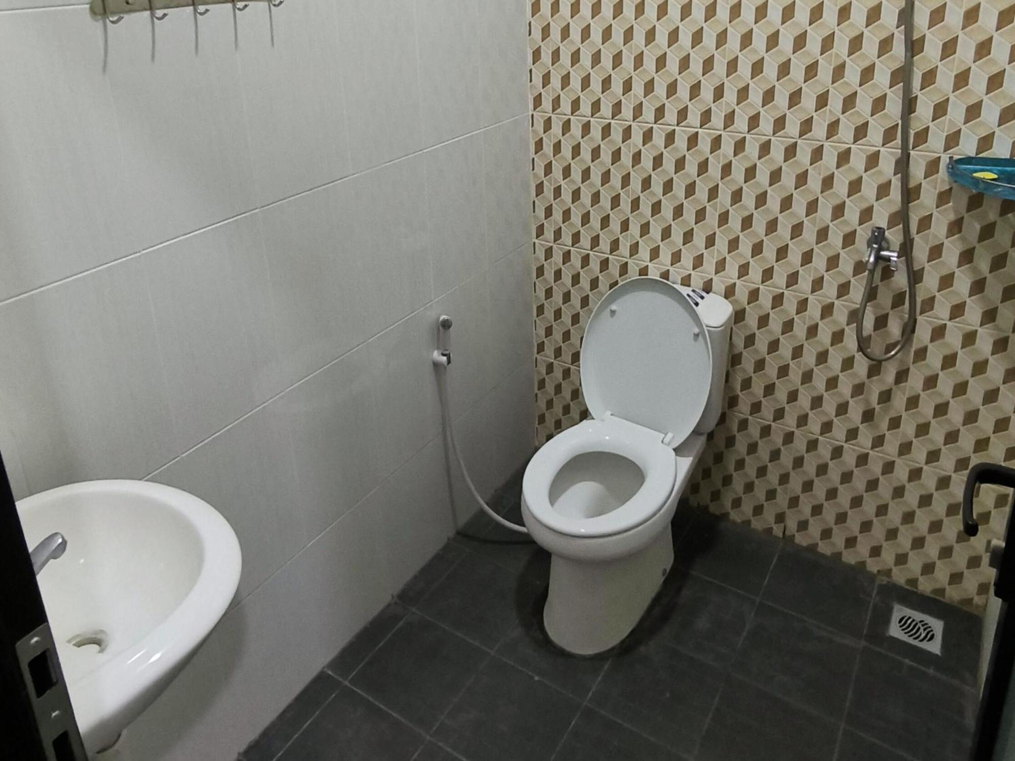 Tentrem Guesthouse Baru Pati Bagian luar foto