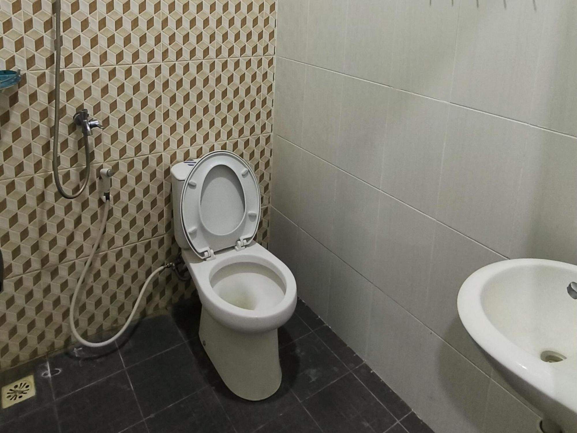 Tentrem Guesthouse Baru Pati Bagian luar foto