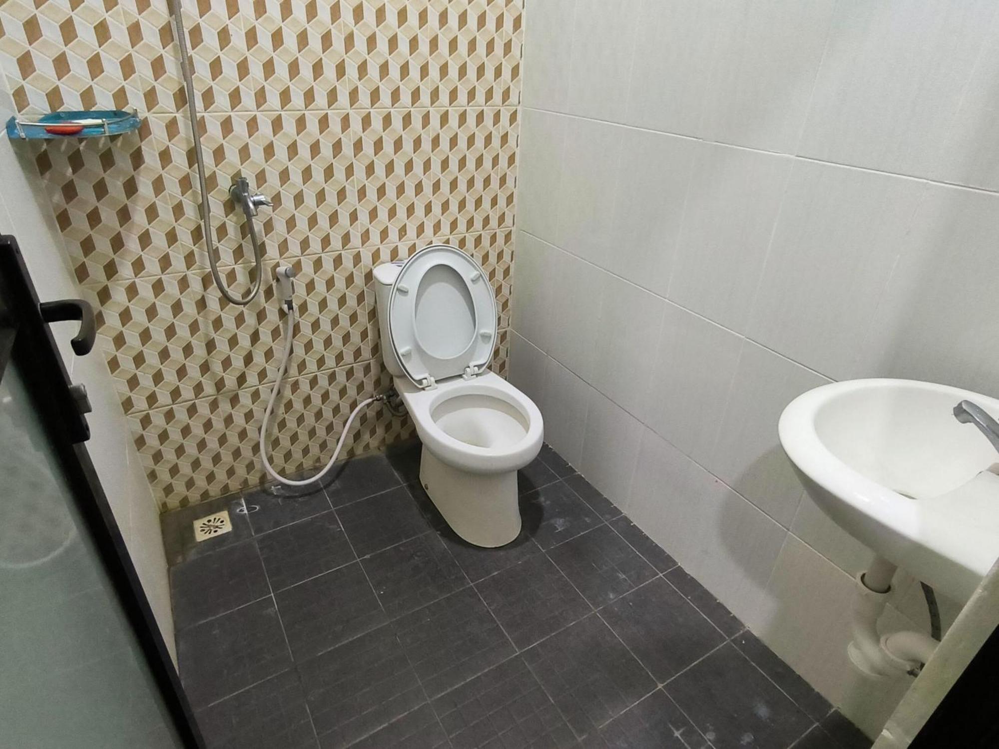 Tentrem Guesthouse Baru Pati Bagian luar foto
