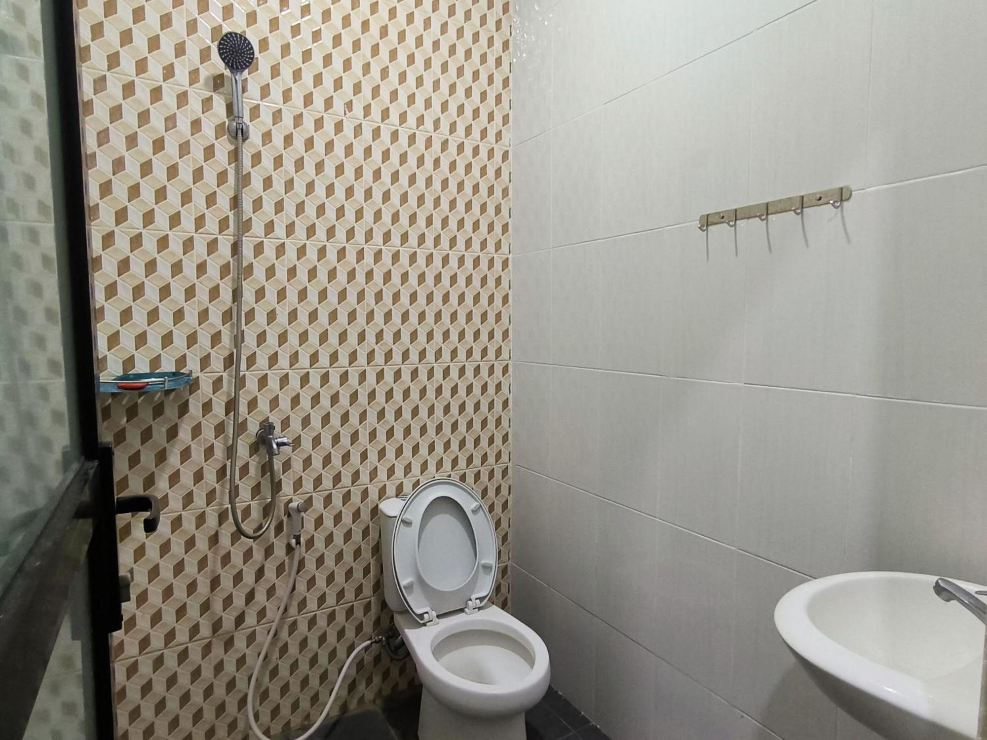 Tentrem Guesthouse Baru Pati Bagian luar foto