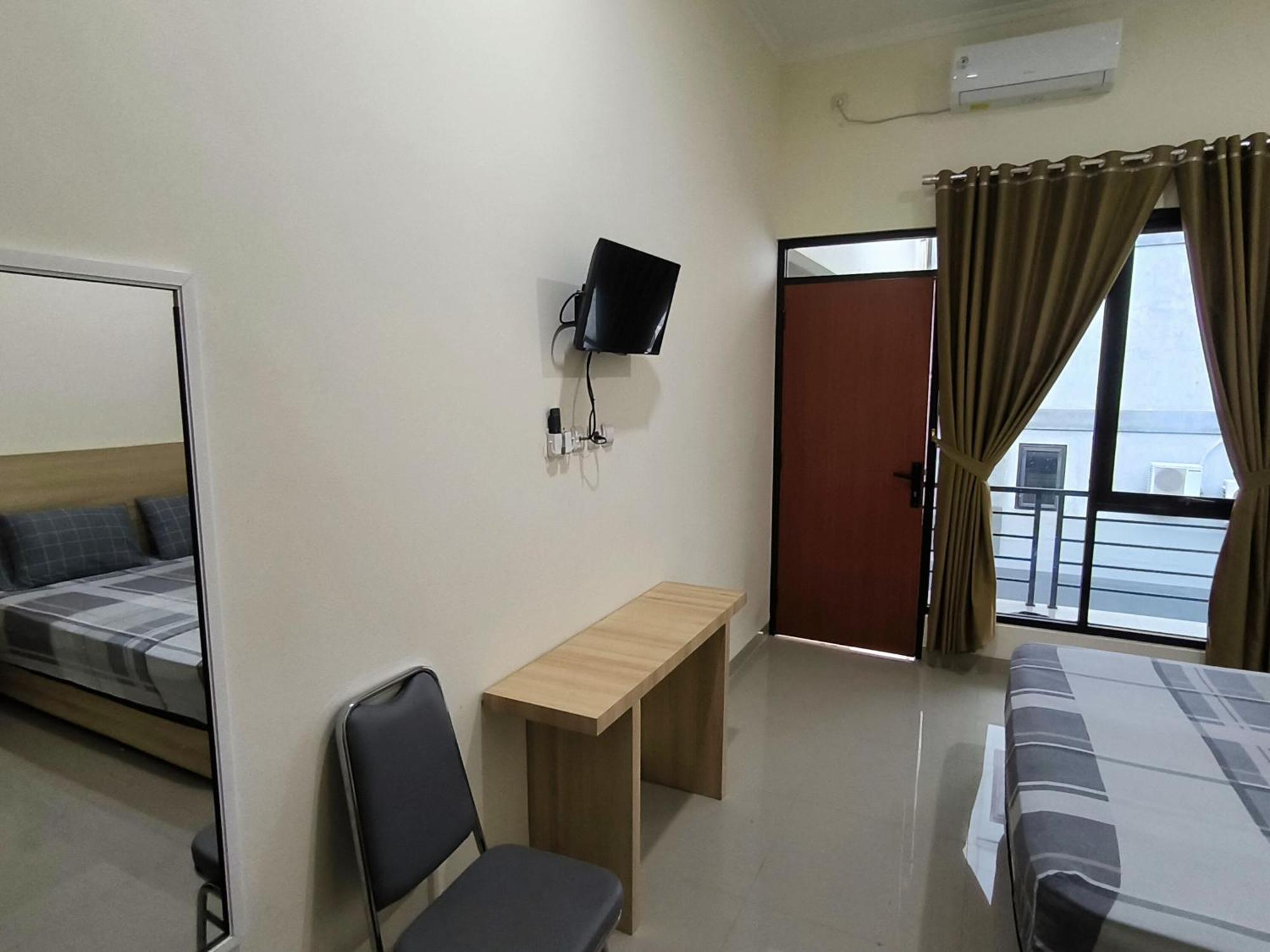 Tentrem Guesthouse Baru Pati Bagian luar foto