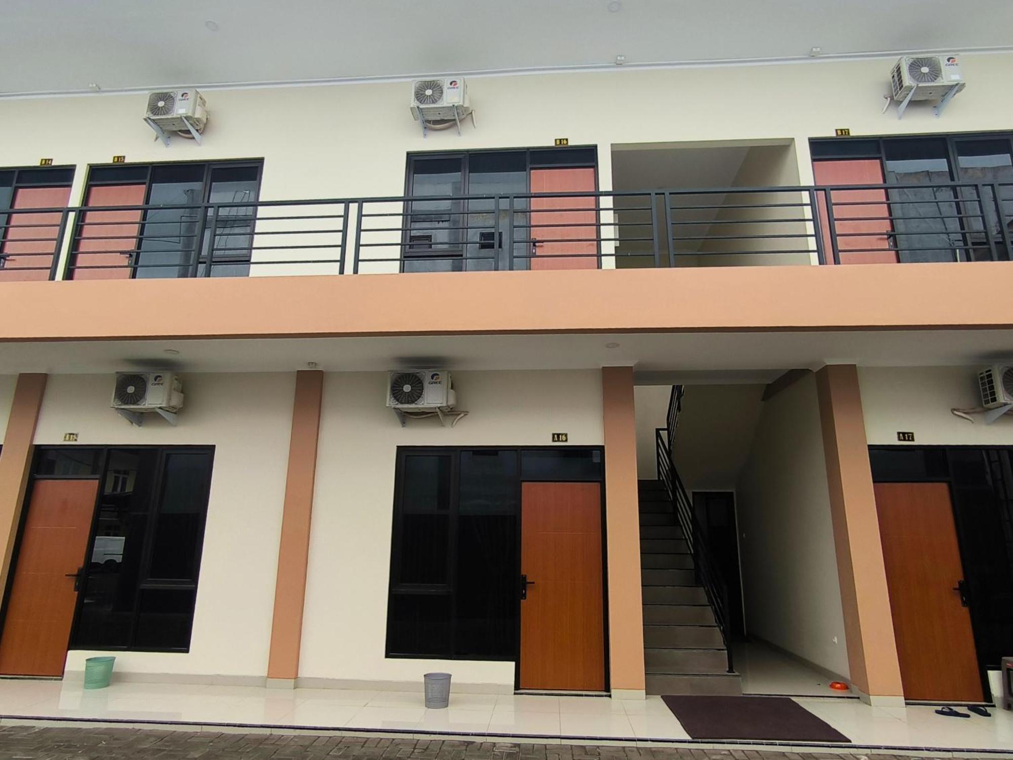 Tentrem Guesthouse Baru Pati Bagian luar foto