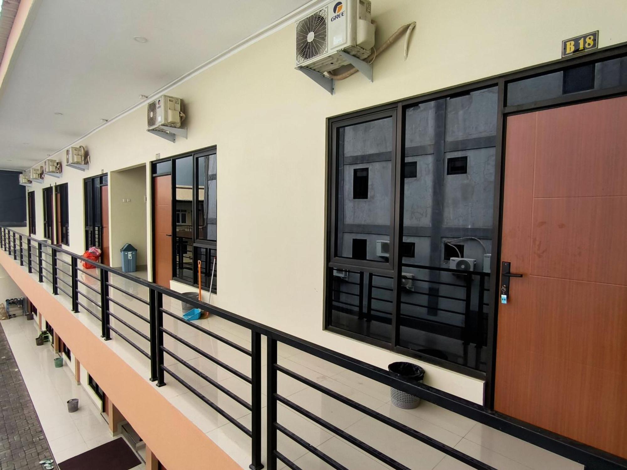 Tentrem Guesthouse Baru Pati Bagian luar foto